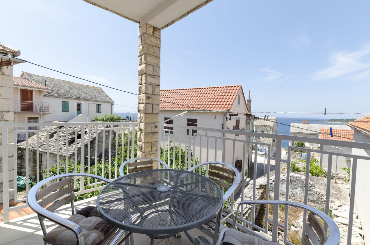 Apartments Mirko Primosten Exterior photo