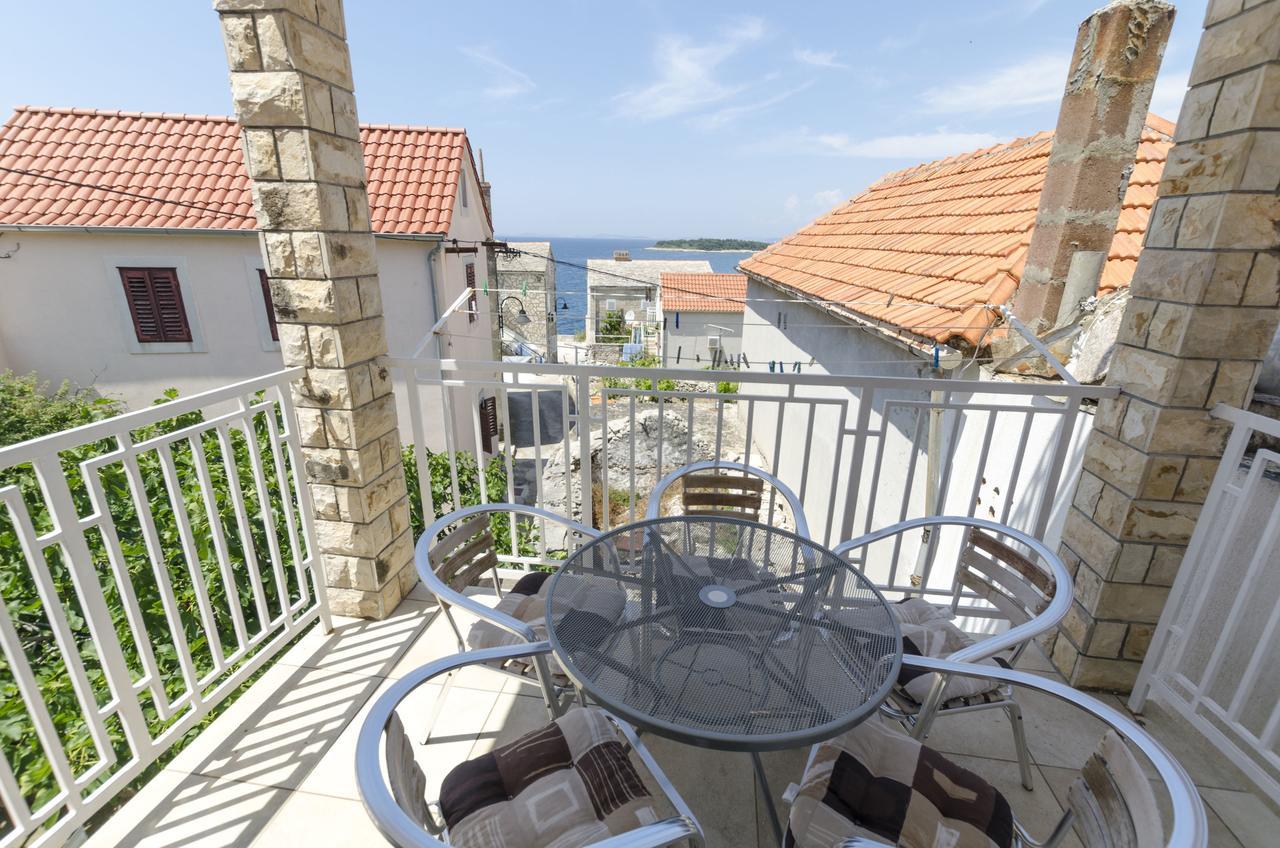 Apartments Mirko Primosten Exterior photo