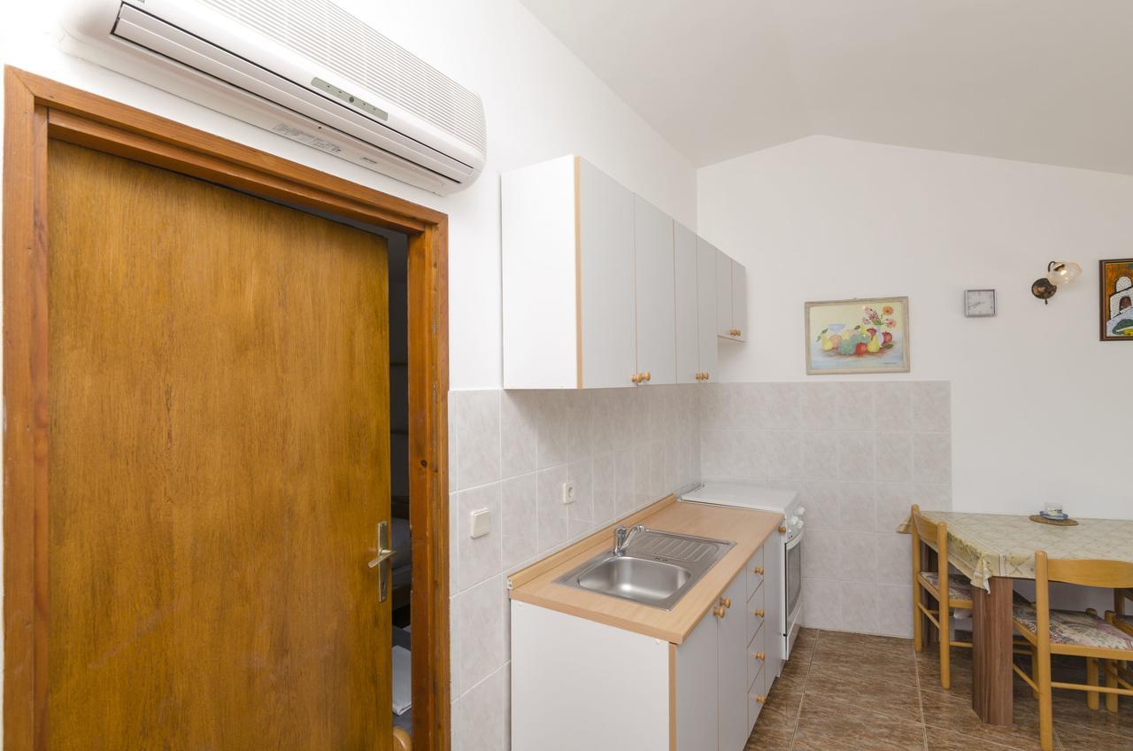 Apartments Mirko Primosten Exterior photo