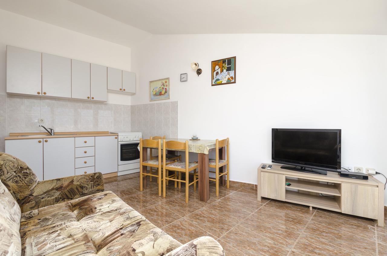 Apartments Mirko Primosten Exterior photo