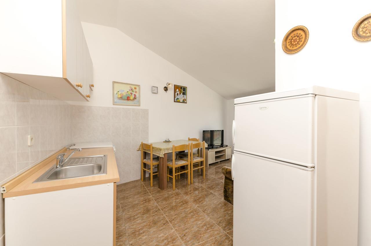 Apartments Mirko Primosten Exterior photo
