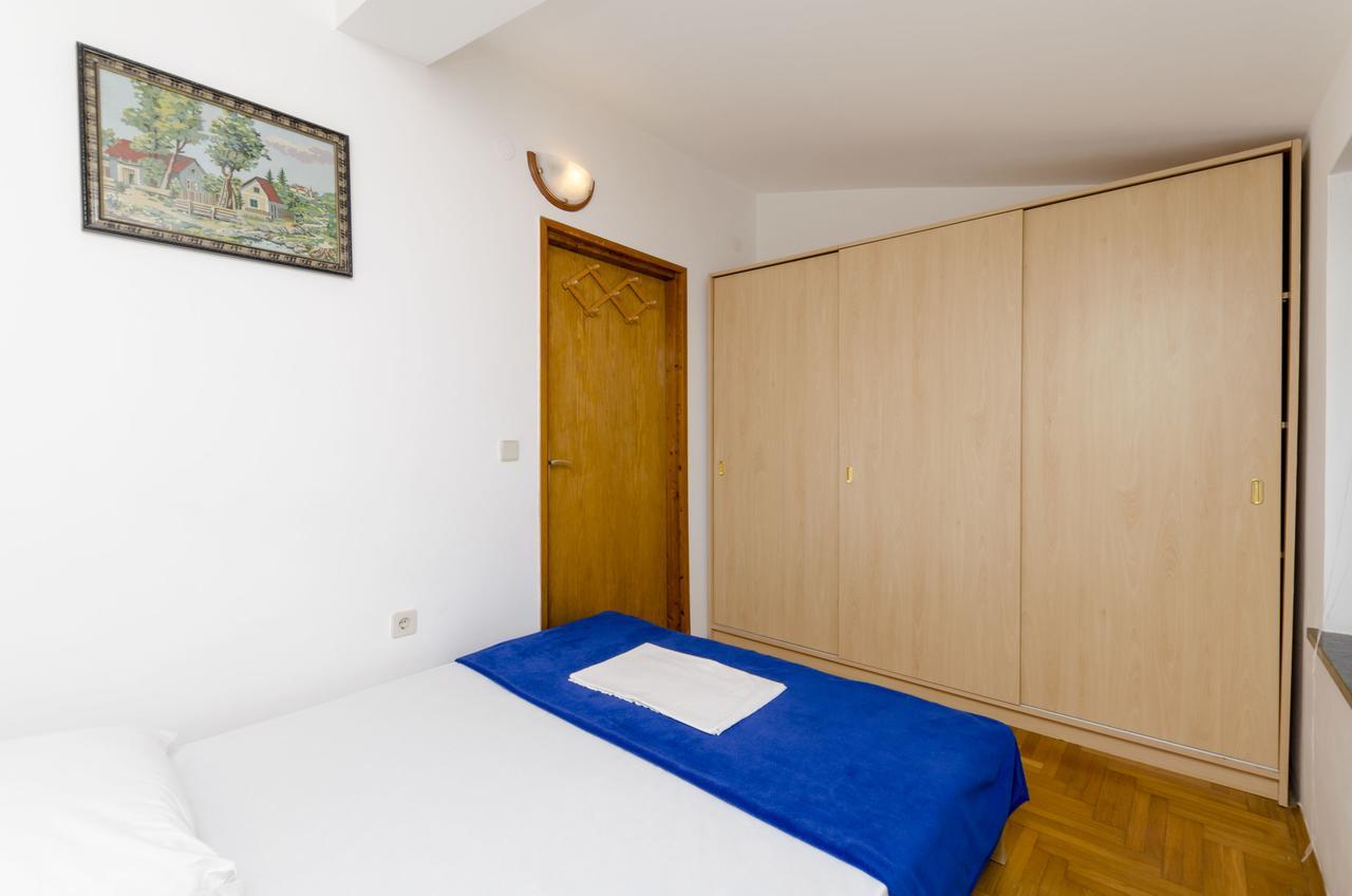 Apartments Mirko Primosten Exterior photo
